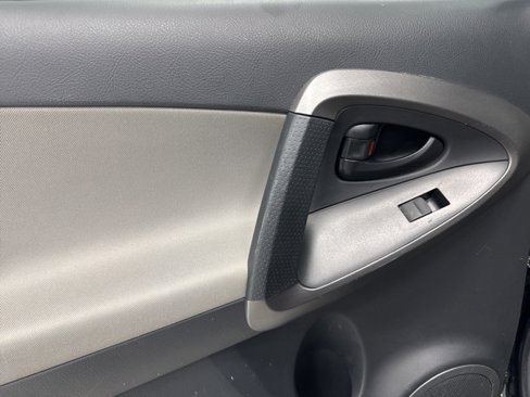 Used 2012 Toyota RAV4 FWD image 20
