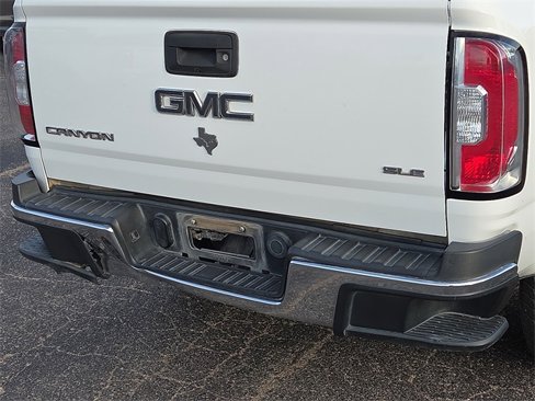Used 2016 GMC Canyon SLE w/ SLE Convenience Package image 9