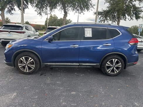 Used 2017 Nissan Rogue SL w/ SL Premium Package image 3