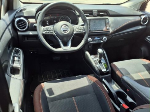 Used 2021 Nissan Versa SR image 17