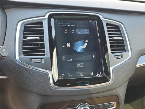 Used 2019 Volvo XC90 T6 Momentum image 11
