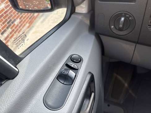 Used 2017 Mercedes-Benz Sprinter 2500 image 9