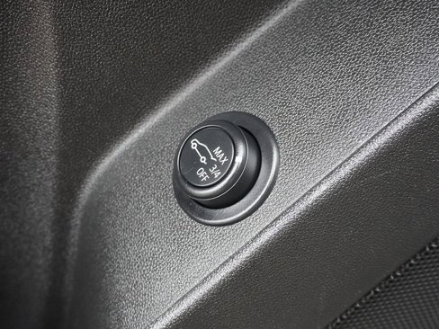 Used 2023 Chevrolet Equinox LT image 39