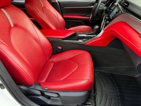 Certified 2020 Toyota Camry SE image 22