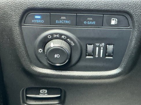 Used 2023 Jeep Grand Cherokee 4WD 4xe image 34