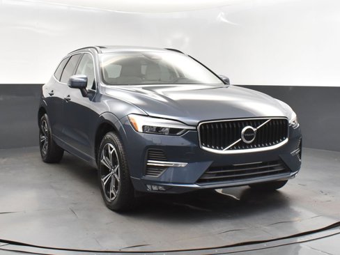 Used 2022 Volvo XC60 B5 Momentum w/ Climate Package image 9