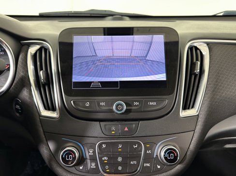 Used 2021 Chevrolet Malibu LT image 12