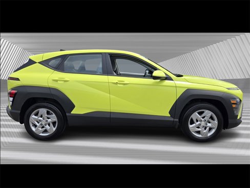 Certified 2024 Hyundai Kona SE image 3