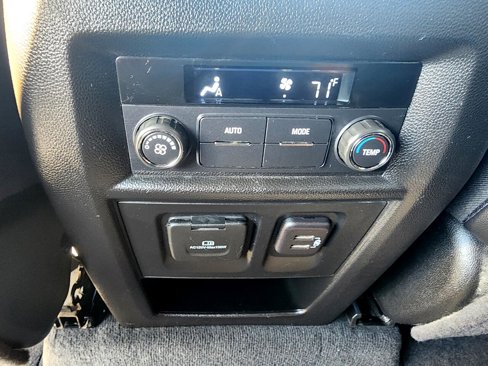 Used 2023 Chevrolet Traverse RS image 26
