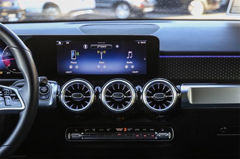 Used 2024 Mercedes-Benz GLB 250 4MATIC image 13
