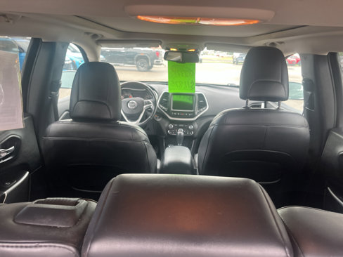 Used 2018 Jeep Cherokee Overland w/ Technology Group image 7