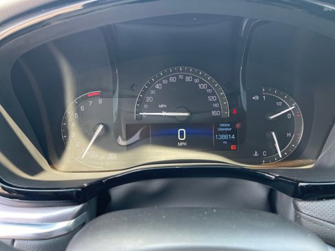 Used 2018 Cadillac XT5 Luxury w/ Driver Awareness Package image 15