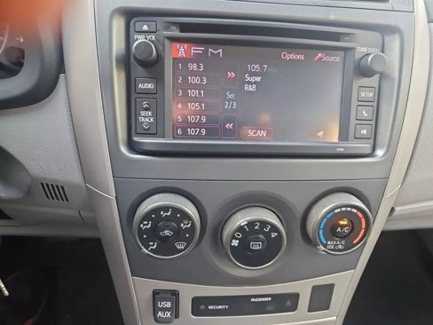 Used 2013 Toyota Corolla LE Special Edition image 22