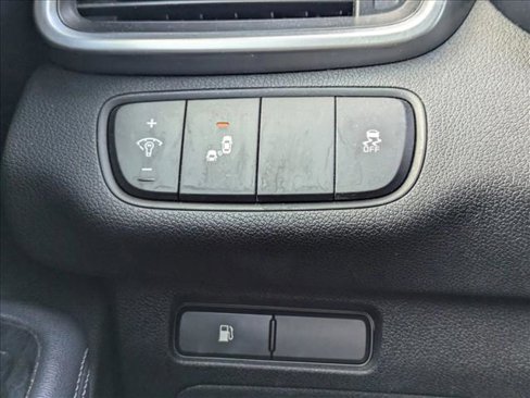 Used 2019 Kia Sorento LX image 11