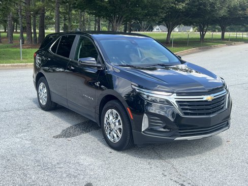 Used 2023 Chevrolet Equinox LT image 3