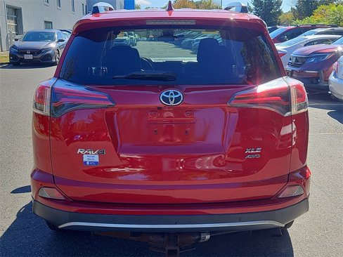Used 2017 Toyota RAV4 XLE image 5