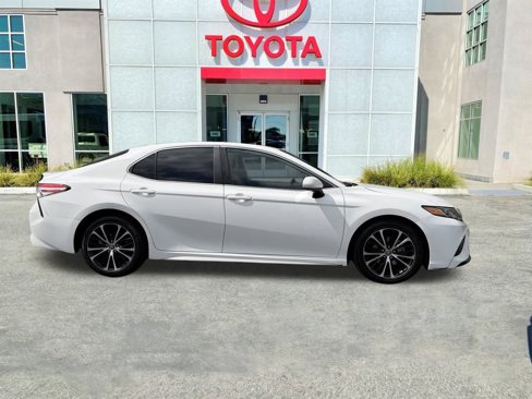 Certified 2020 Toyota Camry SE image 8