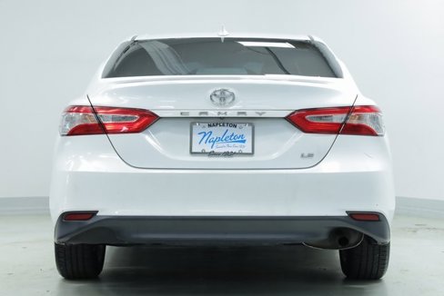 Used 2020 Toyota Camry LE image 6