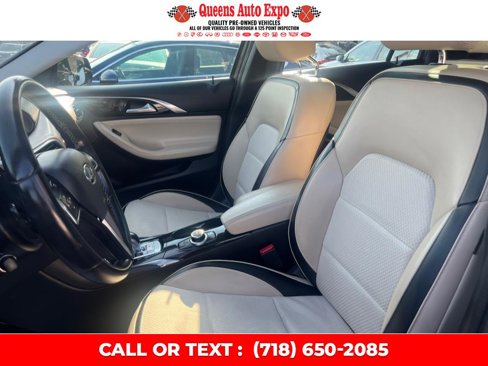 Used 2018 INFINITI QX30 Premium image 8
