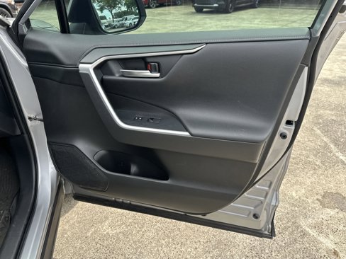 Used 2021 Toyota RAV4 Limited image 14