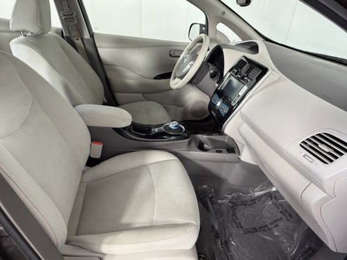 Used 2016 Nissan Leaf SV image 10