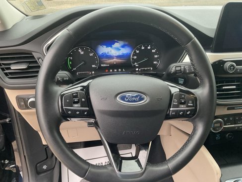 Used 2021 Ford Escape SE w/ Cold Weather Package image 13