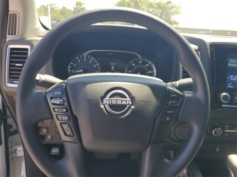 Used 2022 Nissan Frontier SV w/ Technology Package image 10