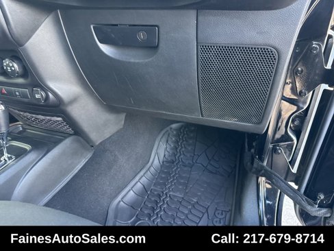 Used 2016 Jeep Wrangler Rubicon w/ Power Convenience Group image 52