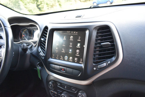 Used 2014 Jeep Cherokee Latitude image 23