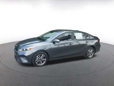 Used 2024 Kia Forte LXS image 8