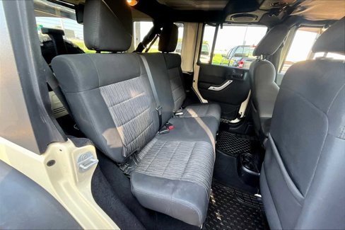 Used 2011 Jeep Wrangler Unlimited Rubicon image 19