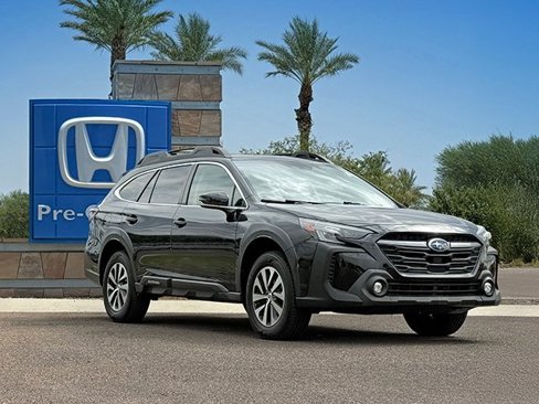 Used 2023 Subaru Outback Premium image 3