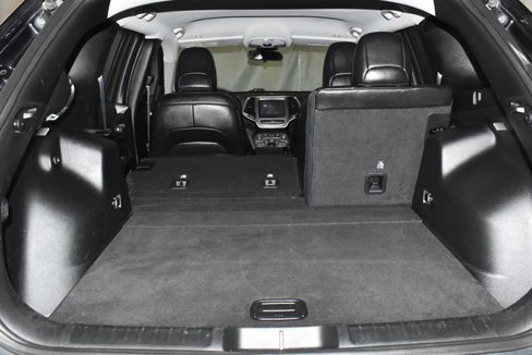 Used 2019 Jeep Cherokee Trailhawk image 31