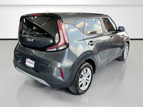 Used 2023 Kia Soul LX image 7