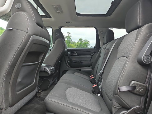 Used 2017 Chevrolet Traverse LT w/ Style and Technology Package image 11