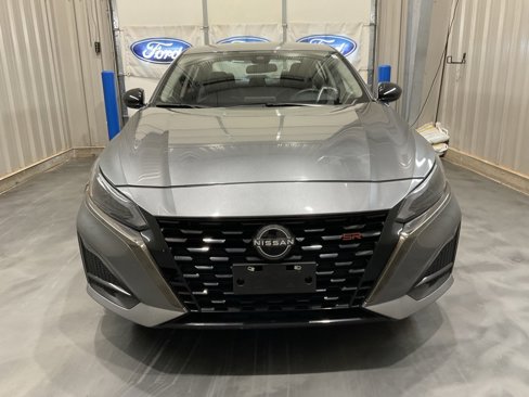 Used 2023 Nissan Altima 2.5 SR image 2