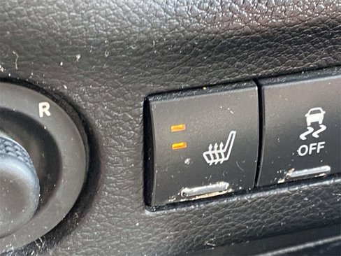 Used 2013 Jeep Wrangler Unlimited Sahara image 54