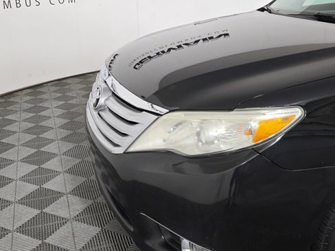 Used 2011 Toyota Avalon Limited image 11