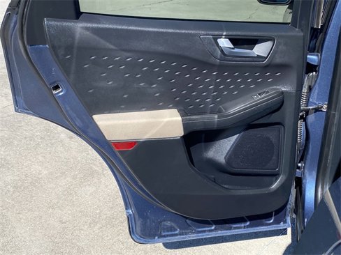 Used 2020 Ford Escape SE image 34