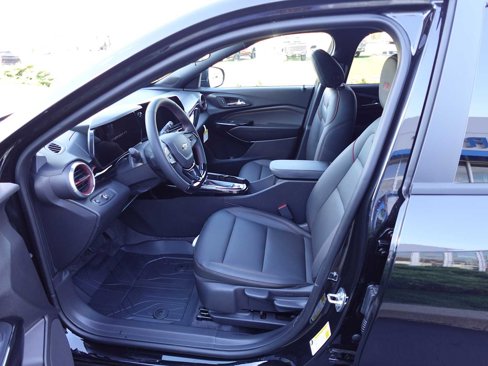 New 2025 Chevrolet Trax RS w/ Sunroof Package image 11