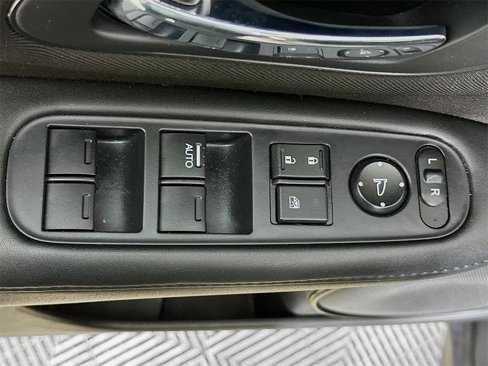 Used 2016 Honda HR-V LX image 17