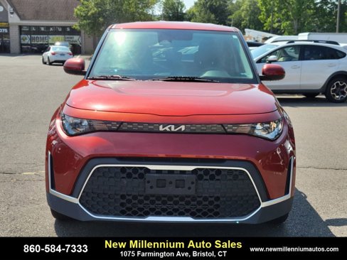 Used 2023 Kia Soul LX w/ LX Technology Package image 8