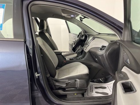 Used 2018 Chevrolet Equinox LS image 38
