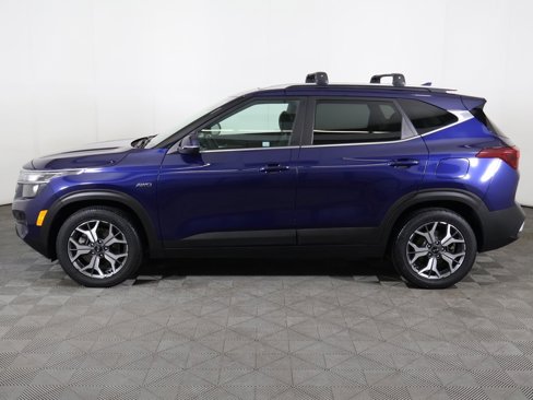 Used 2021 Kia Seltos EX image 17