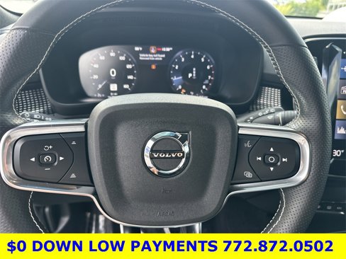 Used 2021 Volvo XC40 T5 R-Design image 19