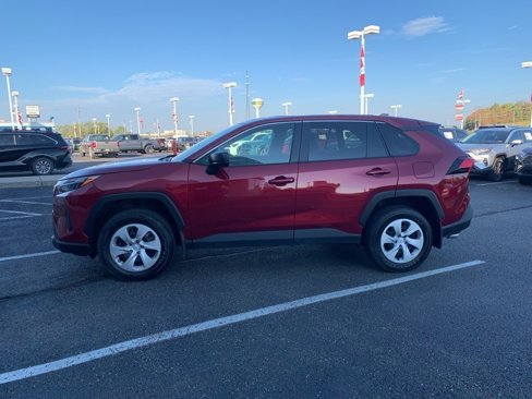 Used 2024 Toyota RAV4 LE image 9