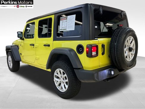 Used 2023 Jeep Wrangler Sport S image 4