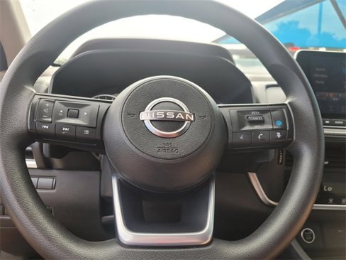 Used 2023 Nissan Rogue SV image 25
