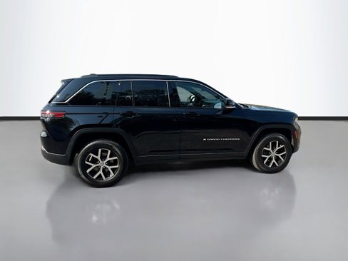 Used 2024 Jeep Grand Cherokee Limited image 4