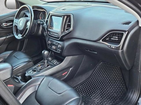 Used 2019 Jeep Cherokee Trailhawk w/ Comfort/Convenience Group image 18